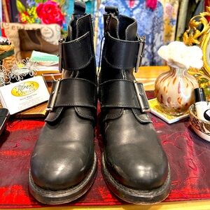 Sabrina Double Buckle Bootie Black Bootie
Size 8